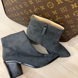 14th & Union Braxton Fab Womens Zipper Faux Suede Ankle Boot